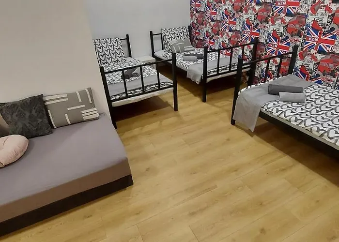 London Fog Apartment In The Party District