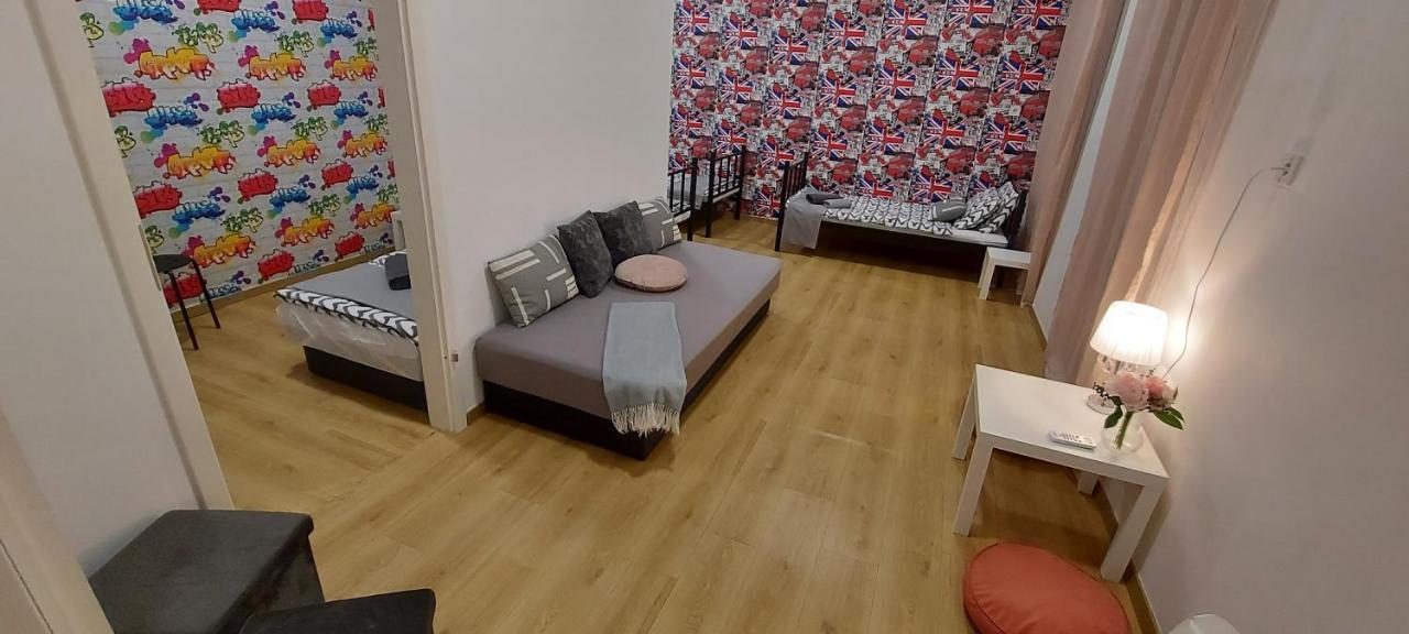 London Fog In The Party District Apartment Budapest
